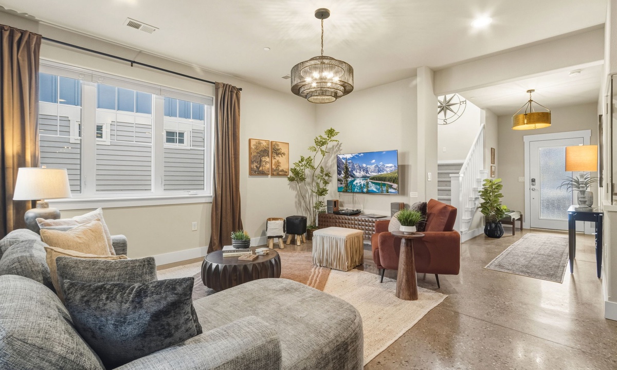 Ember & Ash | Designer Home w/ King Beds, Games