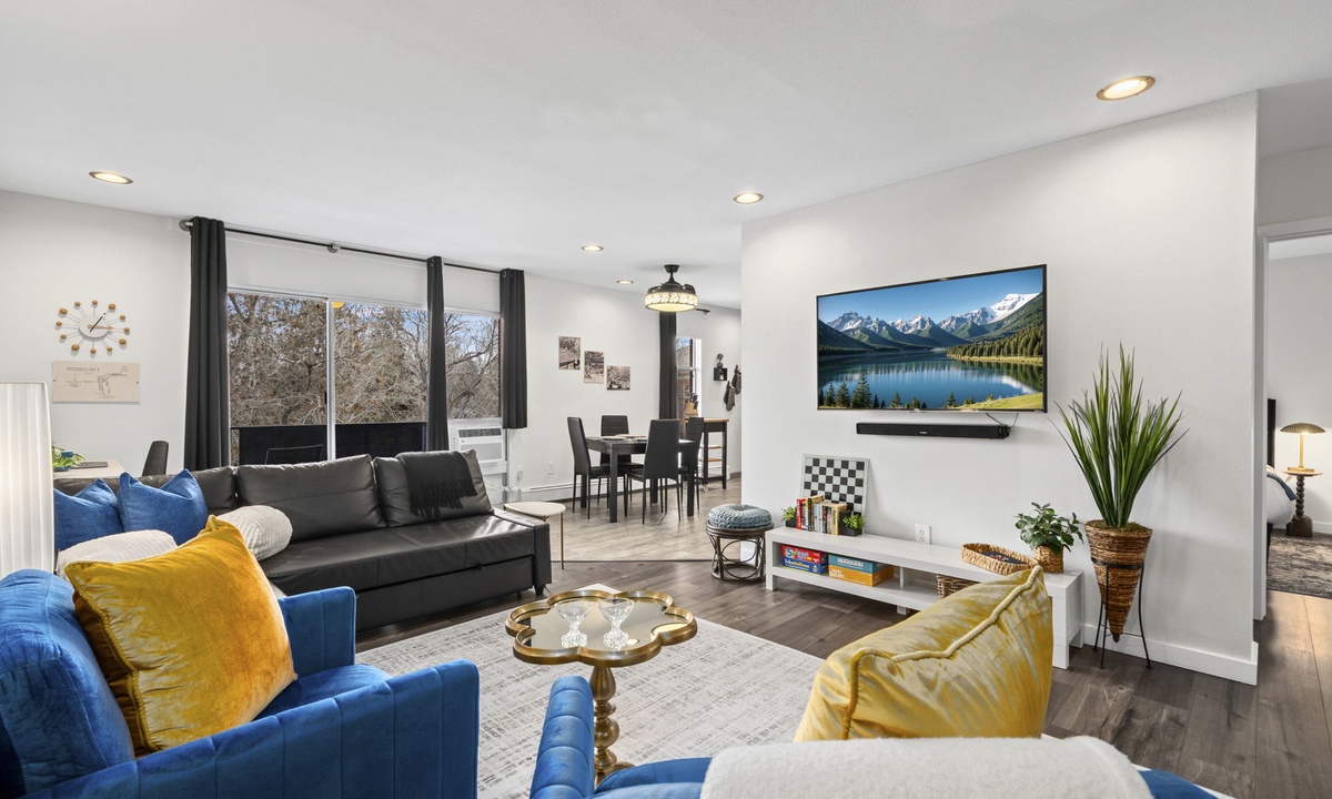 Old Town Condo Near CSU | Pool, Sauna, Gym & Bikes