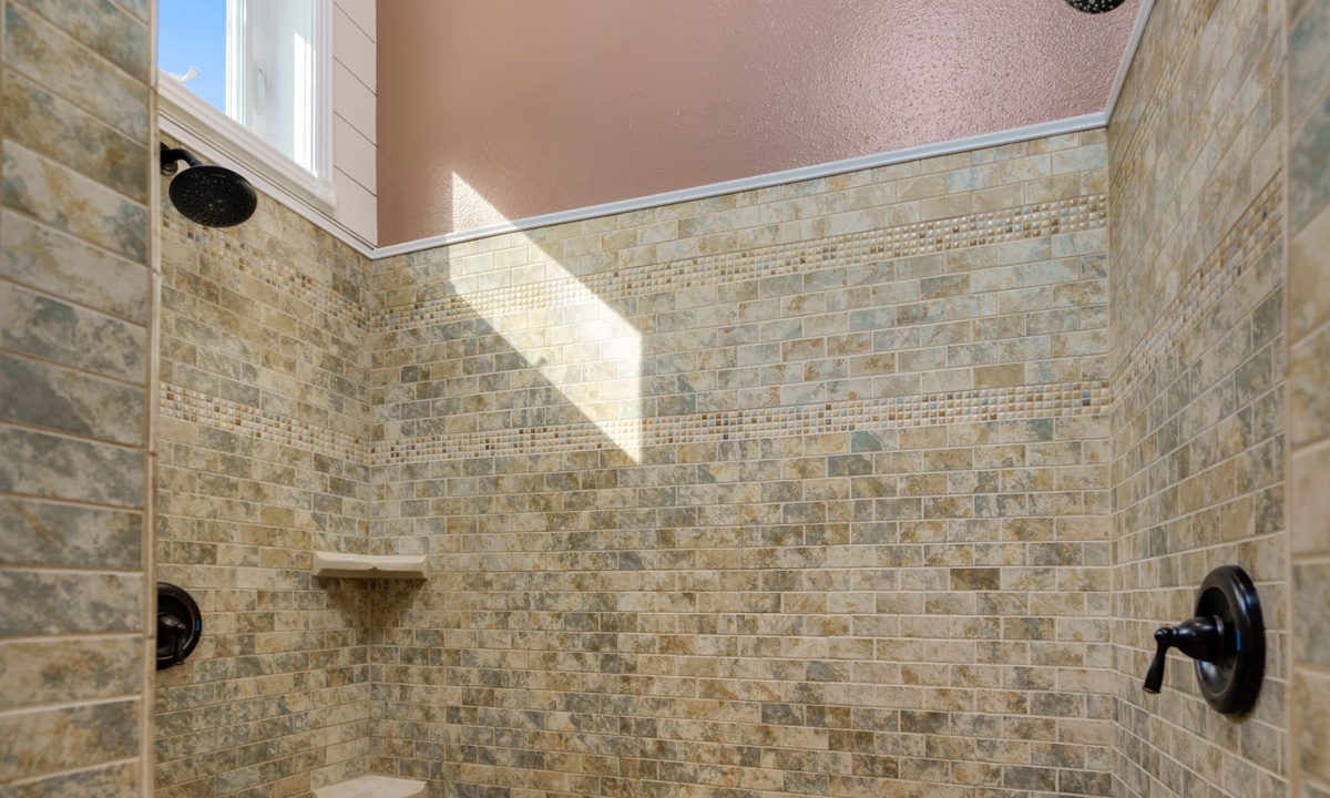 Bathroom 2 | Ensuite Bath with Clawfoot Tub and Walk-in Shower (upper level)
