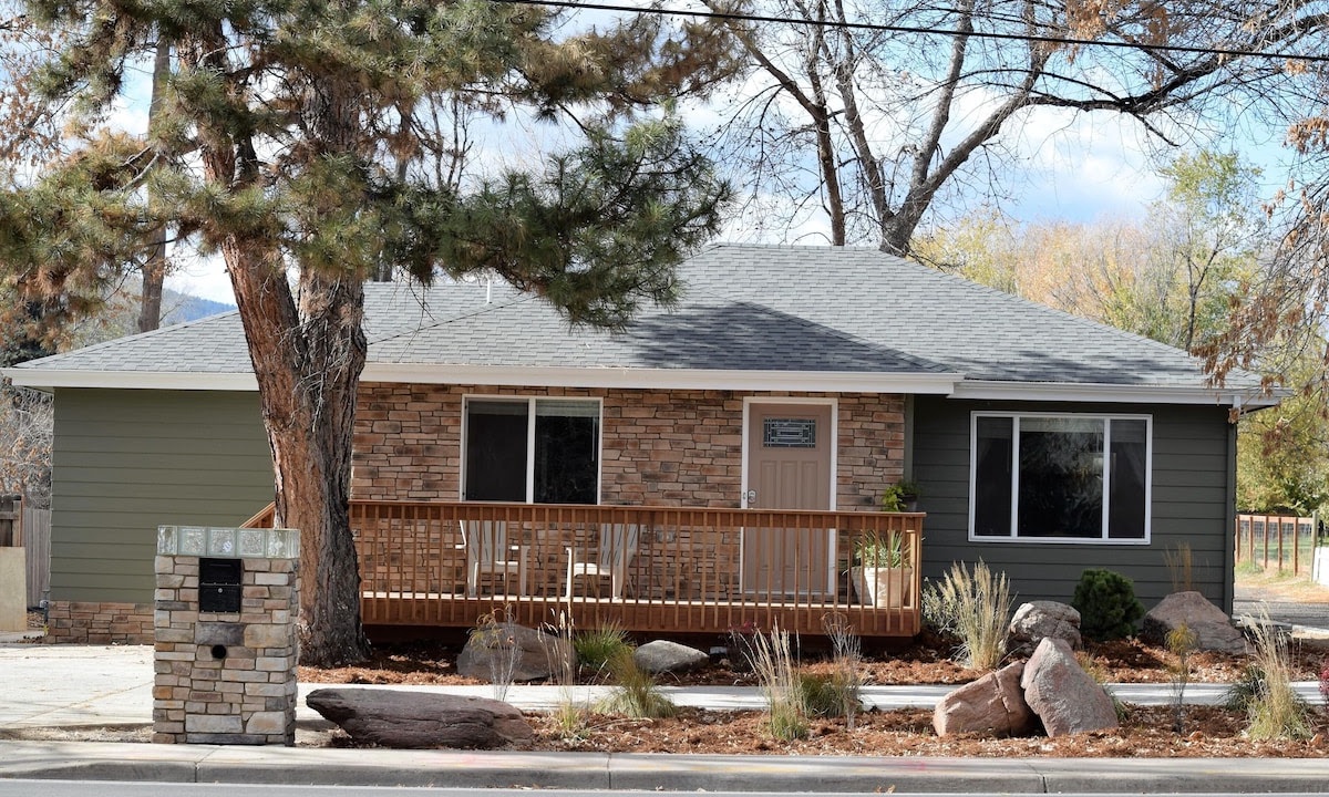 City Park Retreat | Near Golf, Parks & Old Town
