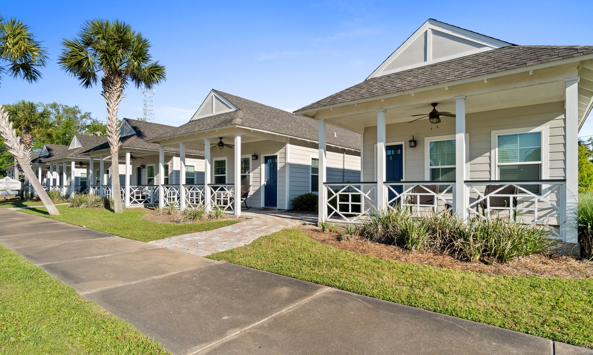 Port Cottage Pool Side 4