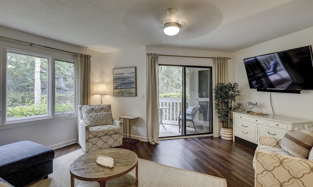 Colonnade Club 147