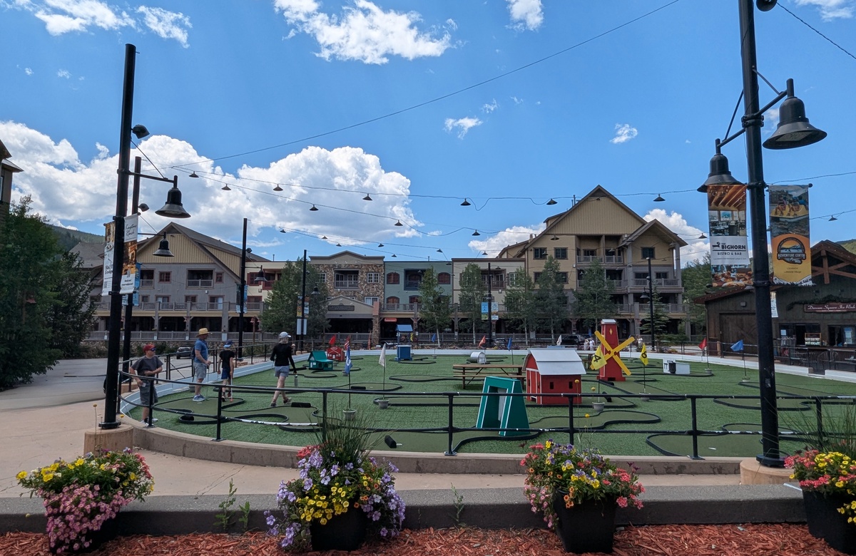 resorts Swiper