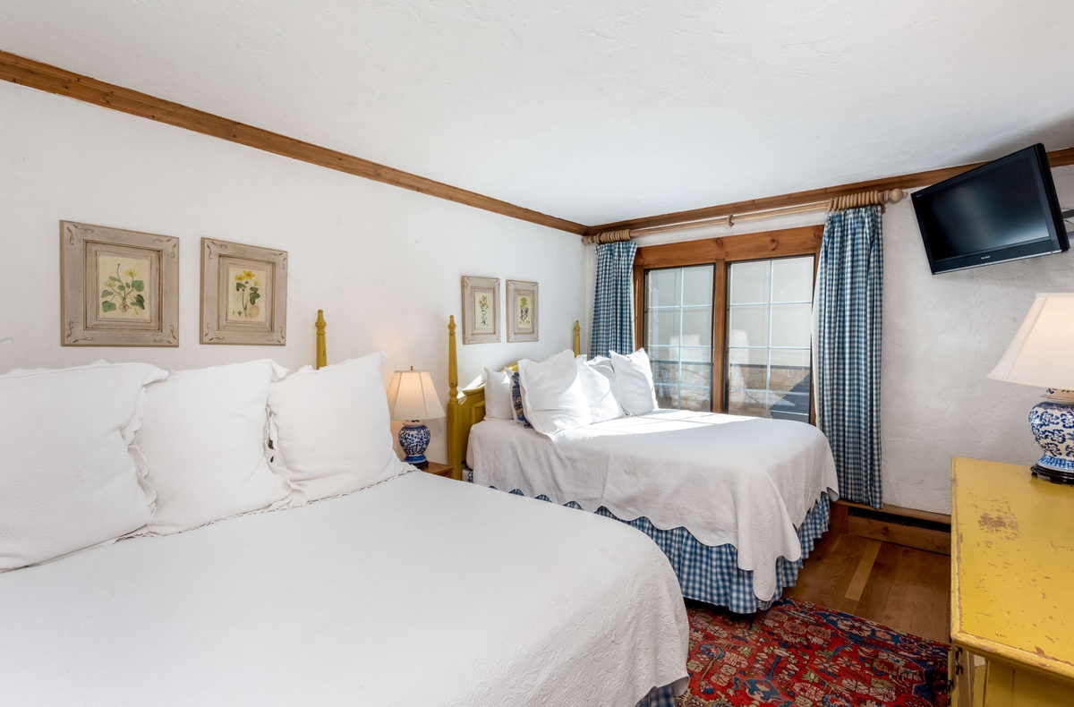 Bedroom with Two Beds