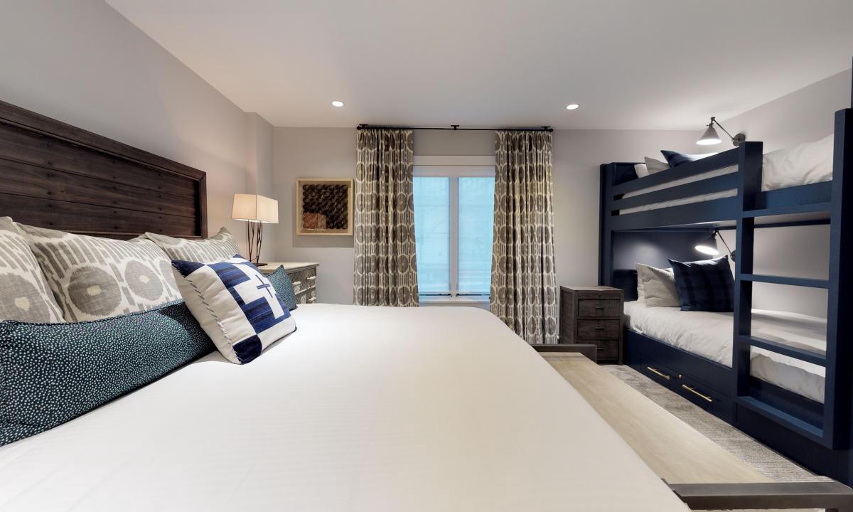 Bed room with Bunk Bed