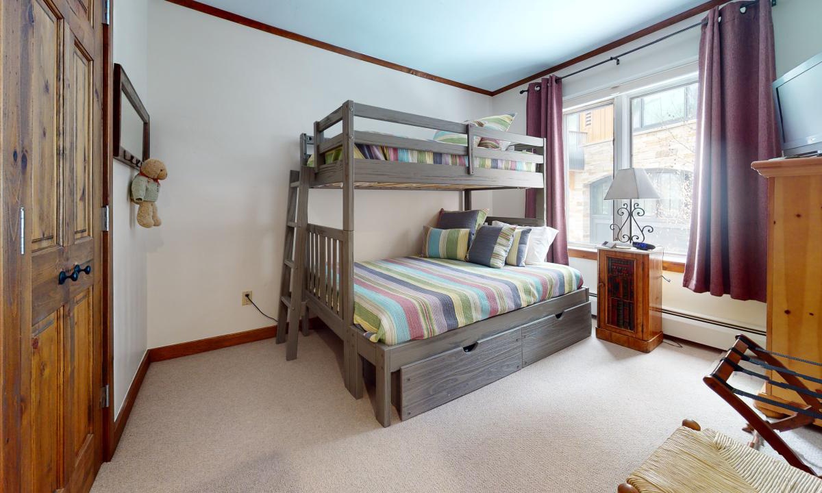 All-Seasons-B4-Bedroom 1.jpg