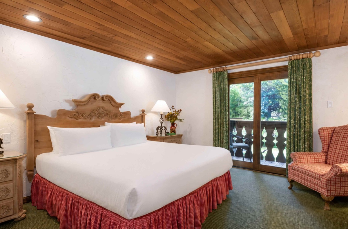 Mountain View King with Balcony