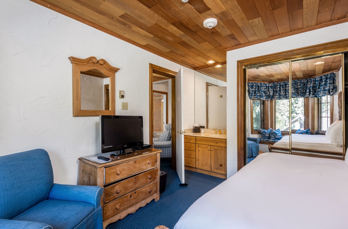 Bedroom with Trundle Bed