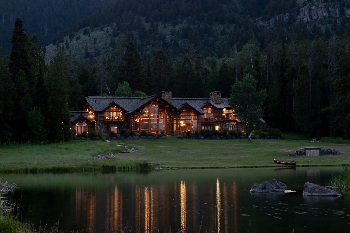 Front Exterior - Phillips Ridge - Jackson, WY - Luxury Villa Rental