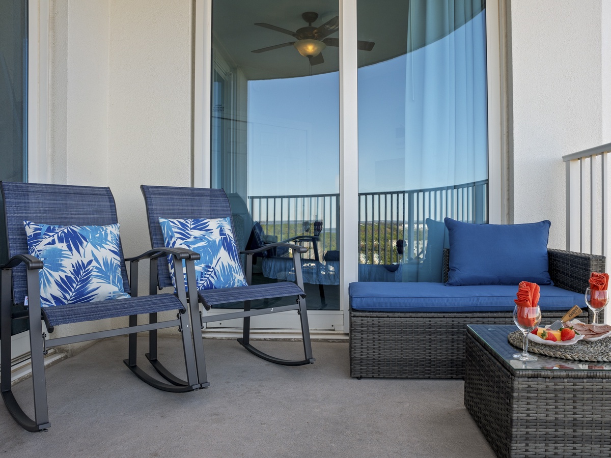 The Palms of Destin 21210 - Balcony Seating