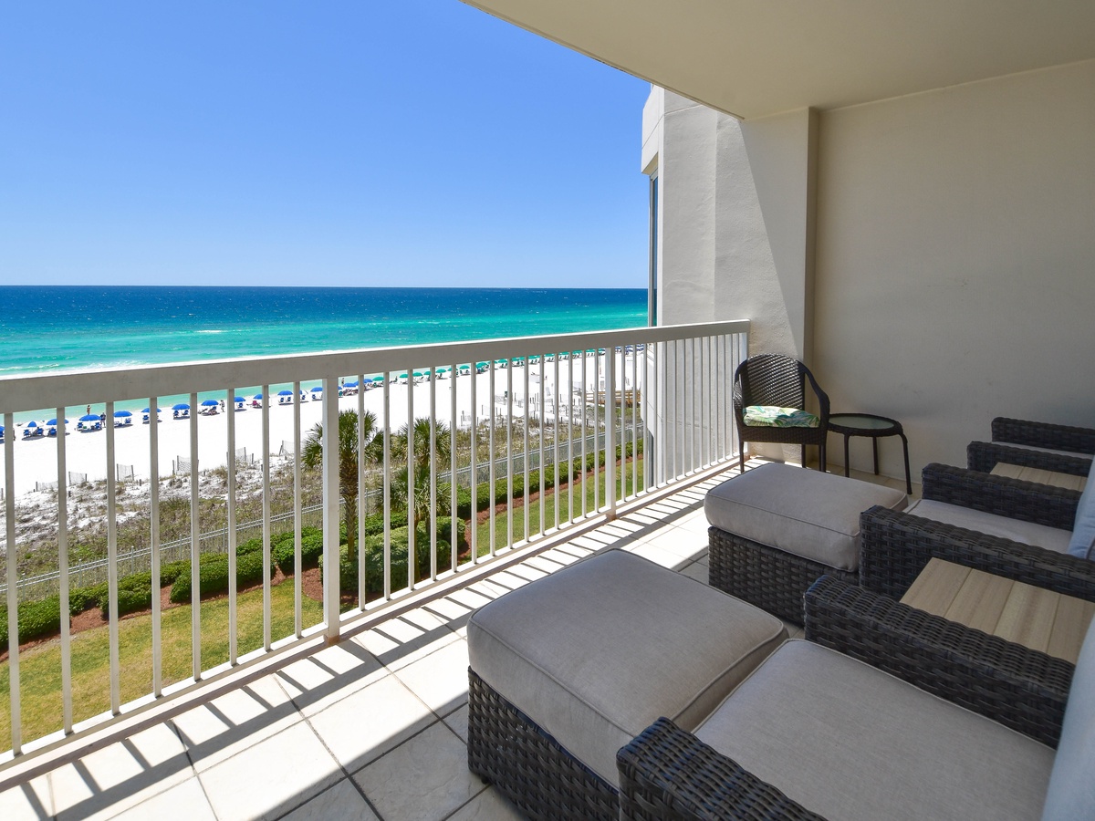 Silver Beach Towers West 504 - Balcony Seating