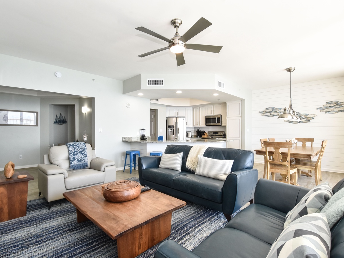 Silver Beach Towers East 1604- Spacious Living Area