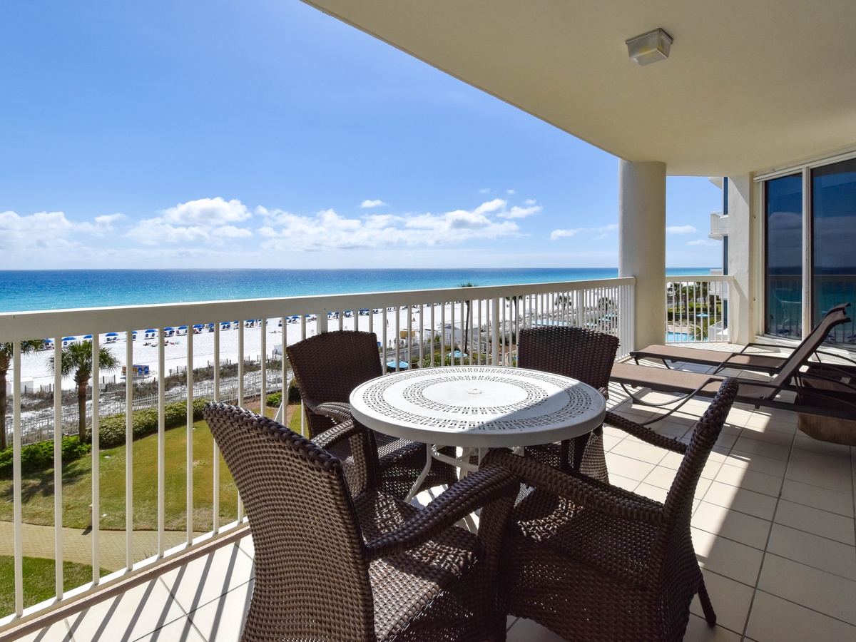 Silver Beach Towers E403 - Private Balcony