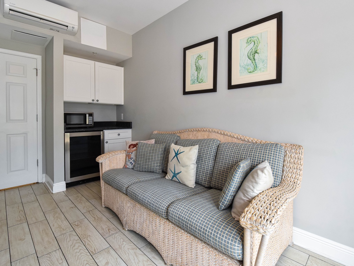 Silver Shells St. Maarten Cabana 14 - Seating Area