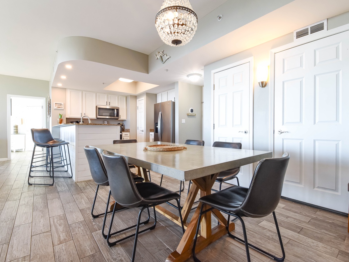 The Palms of Destin 21117 - Spacious Dining and Kitchen