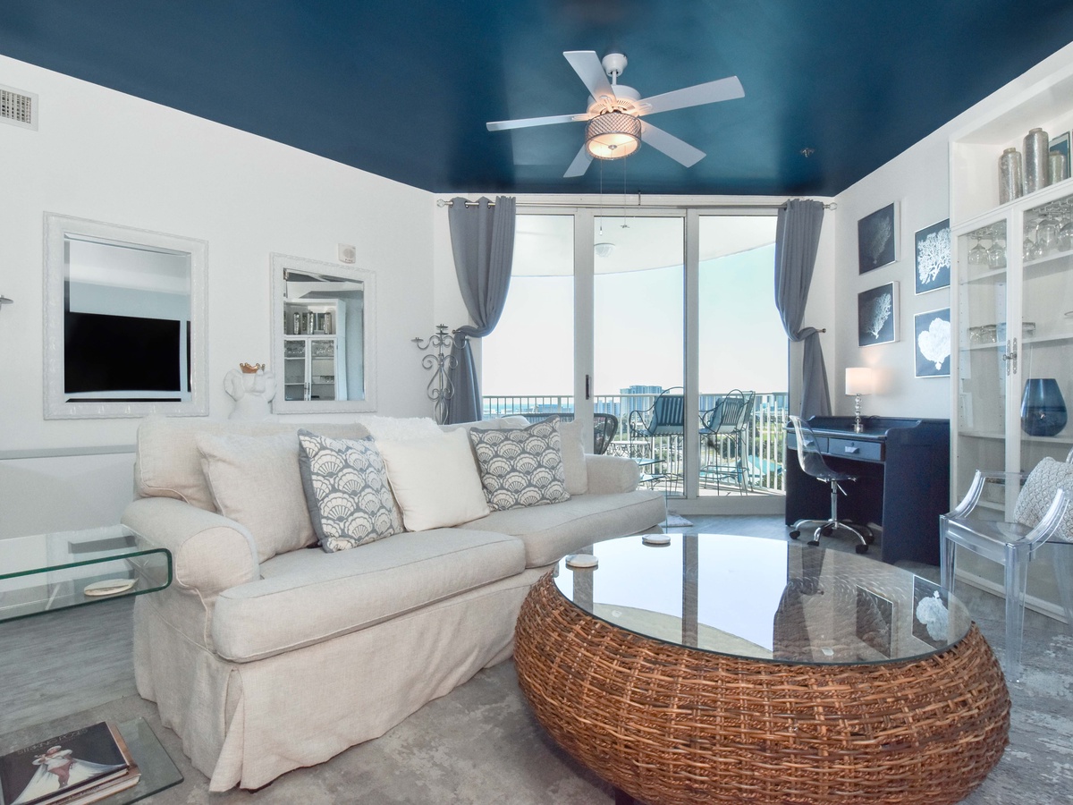 The Palms of Destin 21004 - Living Area to Balcony