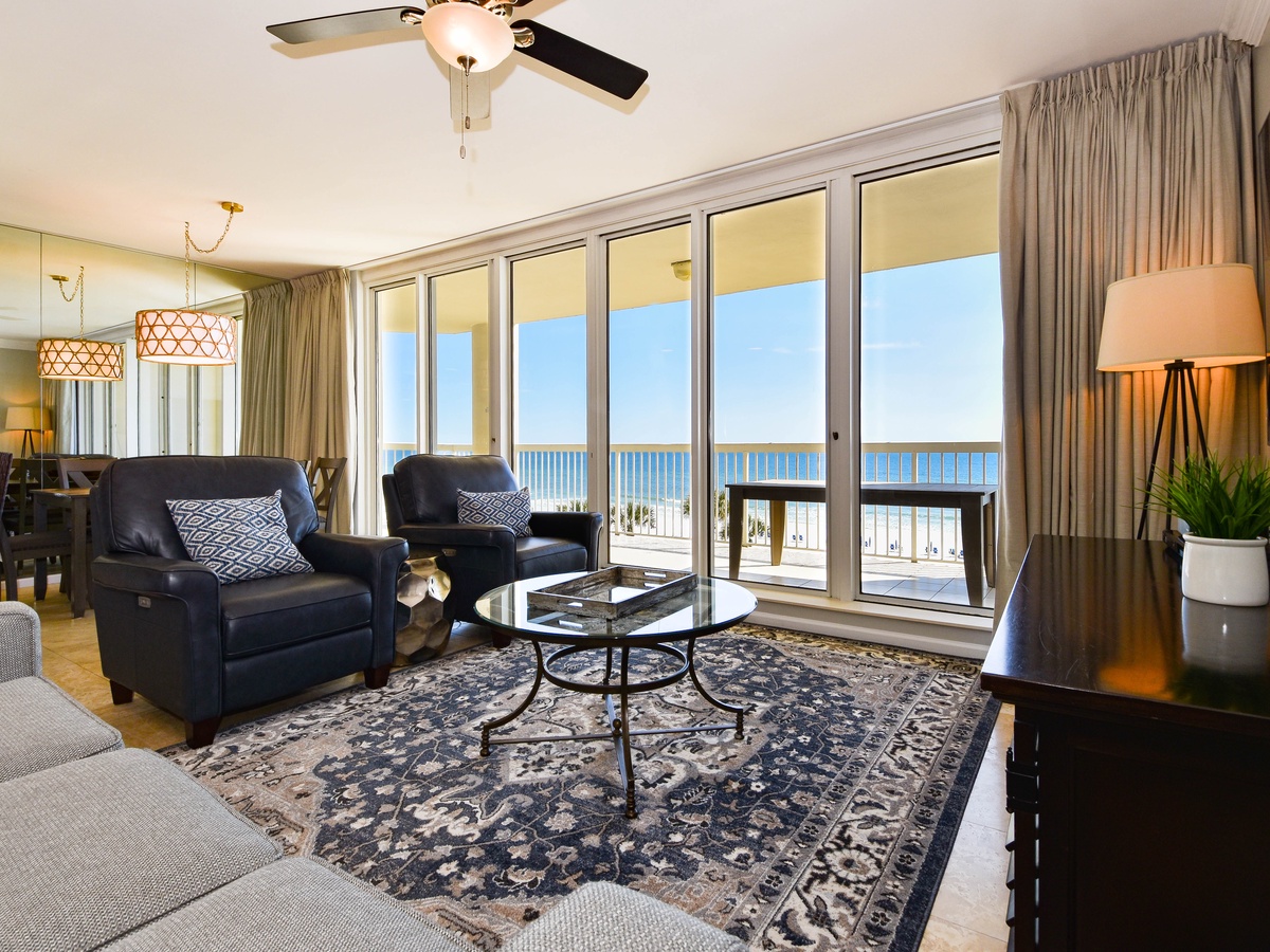 Silver Beach Towers E404