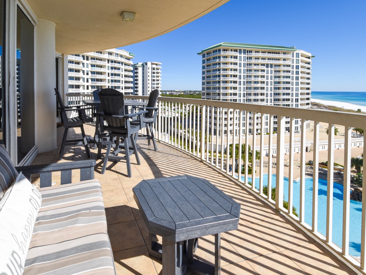 Silver Shells St. Maarten 902 - Balcony Seating