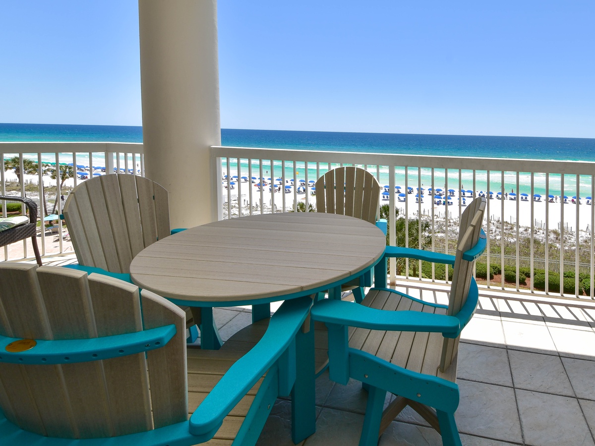 Silver Beach Towers West 504 - Balcony Table