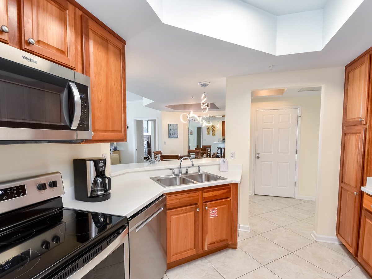 Silver Beach Tower West 502- Fully Equipped Kitchen