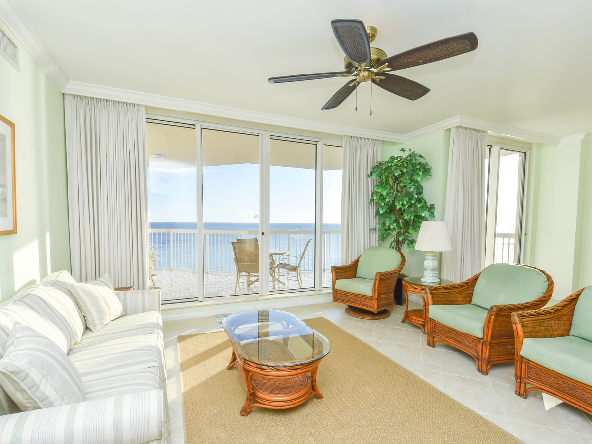 Silver Beach Towers E806