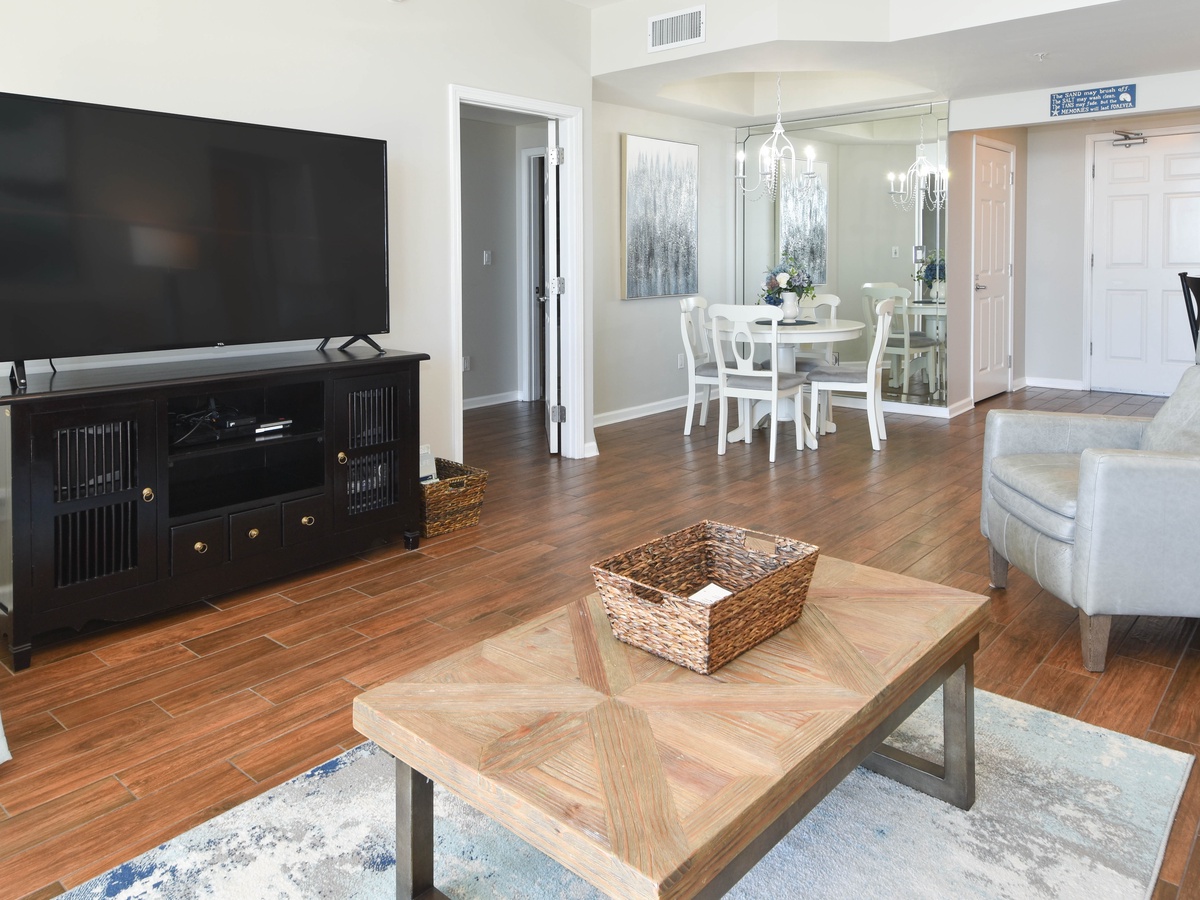 Silver Beach Towers East 602- Living Area