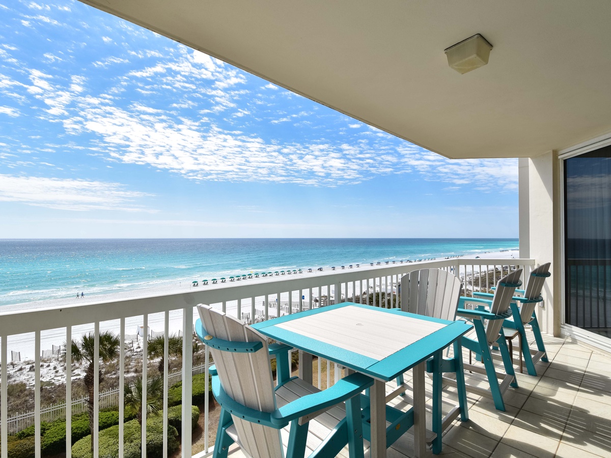 Silver Beach Towers W505