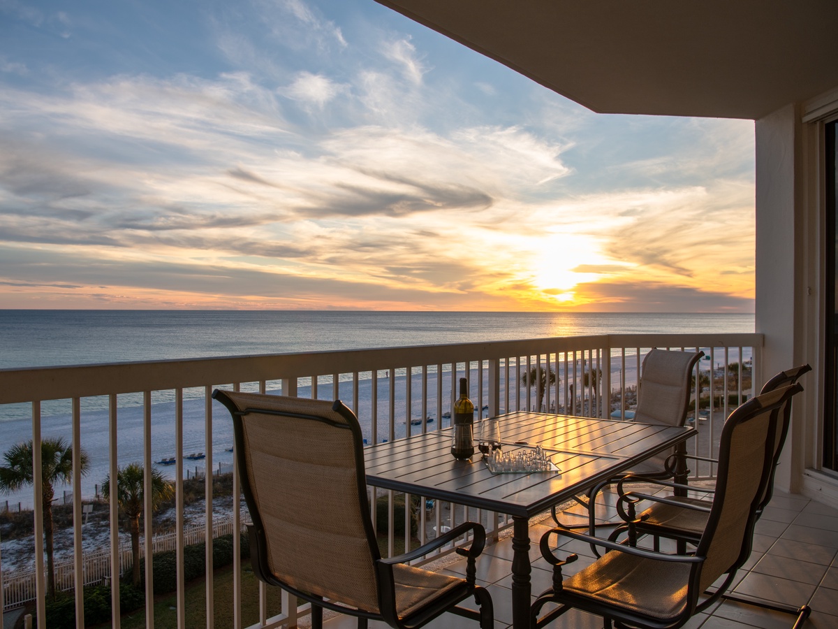 Silver Beach Towers E502