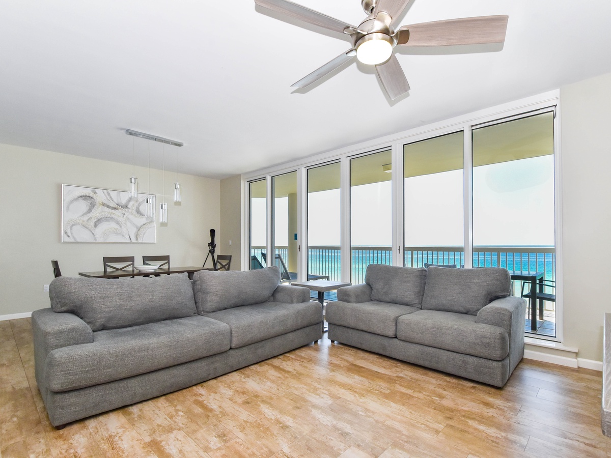 Silver Beach Towers W704