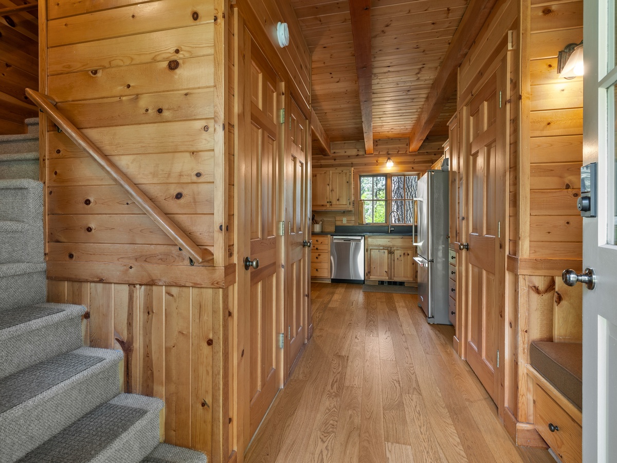 04-8805_230627_JILLROSELL Cabin 12