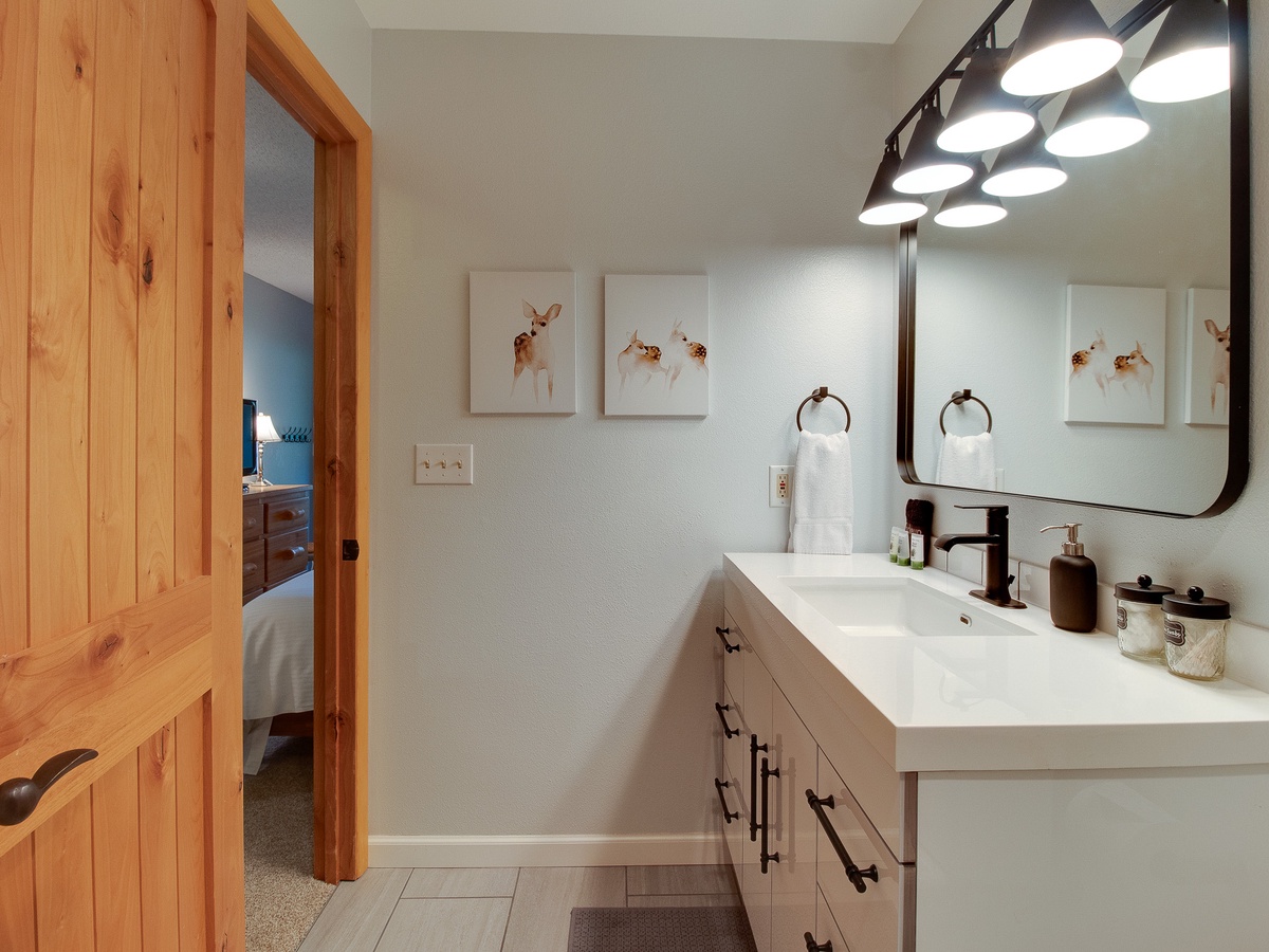 Fourth Sisters Escape | Photo 2