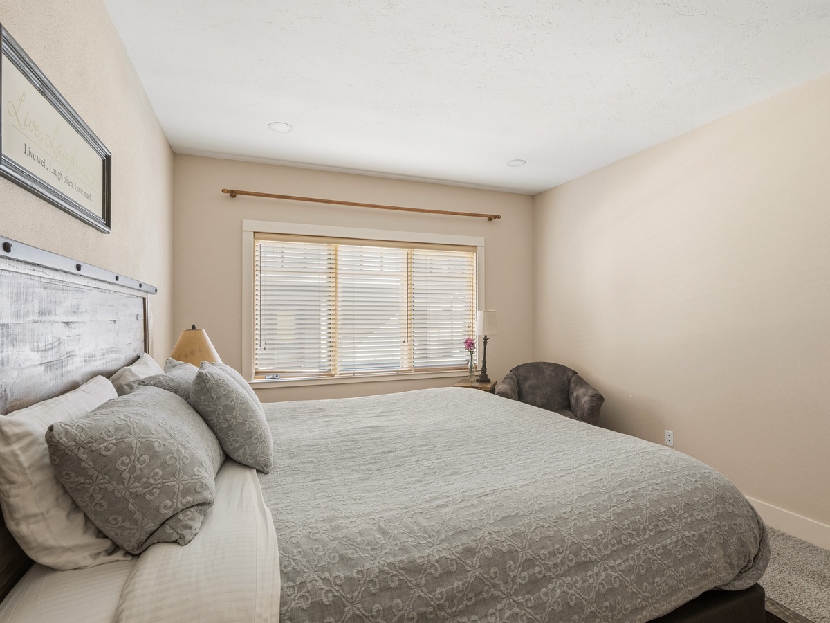 Ponderosa Sunset Retreat