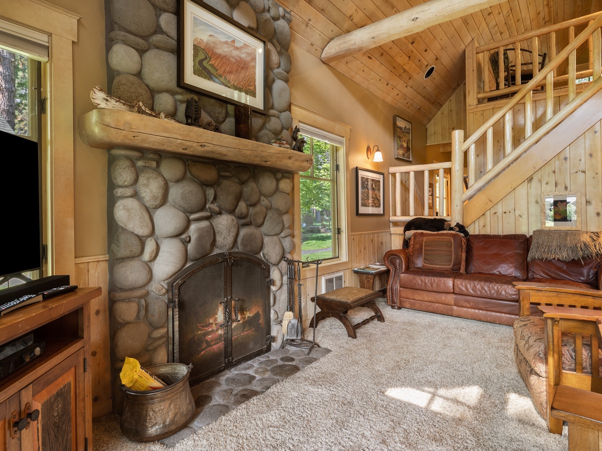 163-8709_230627_JILLROSELL Cabin 9