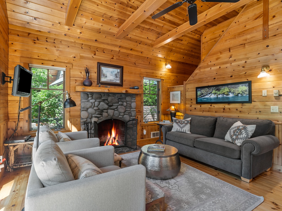 021-5741_230605_JILLROSELL CABIN 2