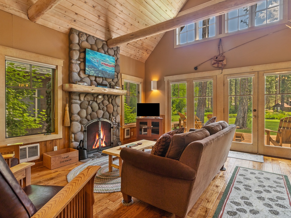 147-8913_230627_JILLROSELL Cabin 7