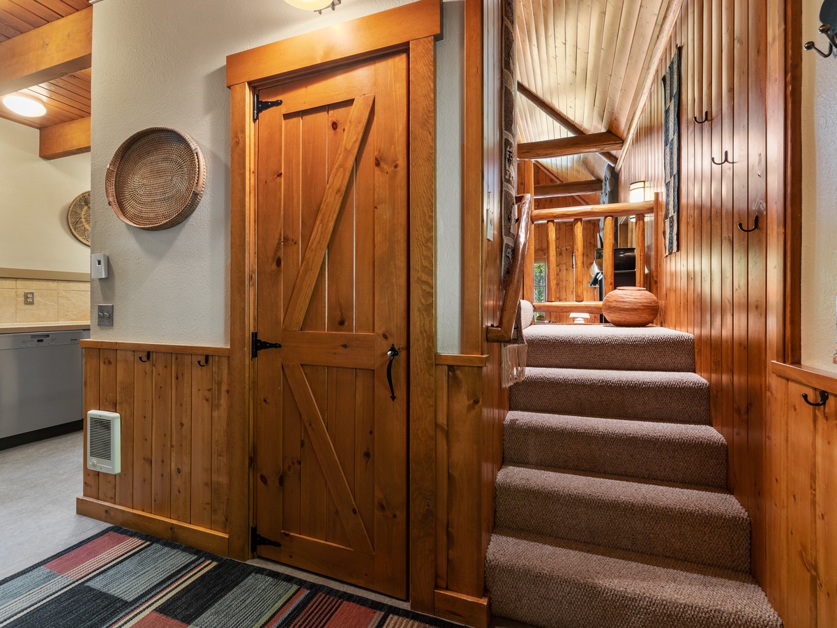 121-8622_230627_JILLROSELL Cabin 6