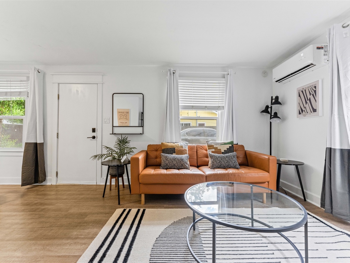 Entryway / Living Room