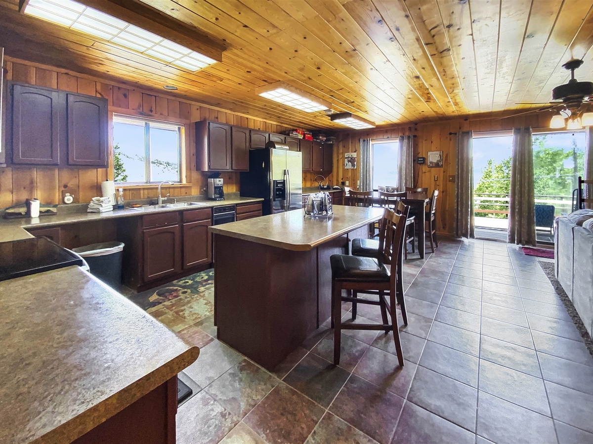 1592683185506hunter_hideout__Lhalton@familytimevacationrentals_com00048_br_49_br_50_br_51_br