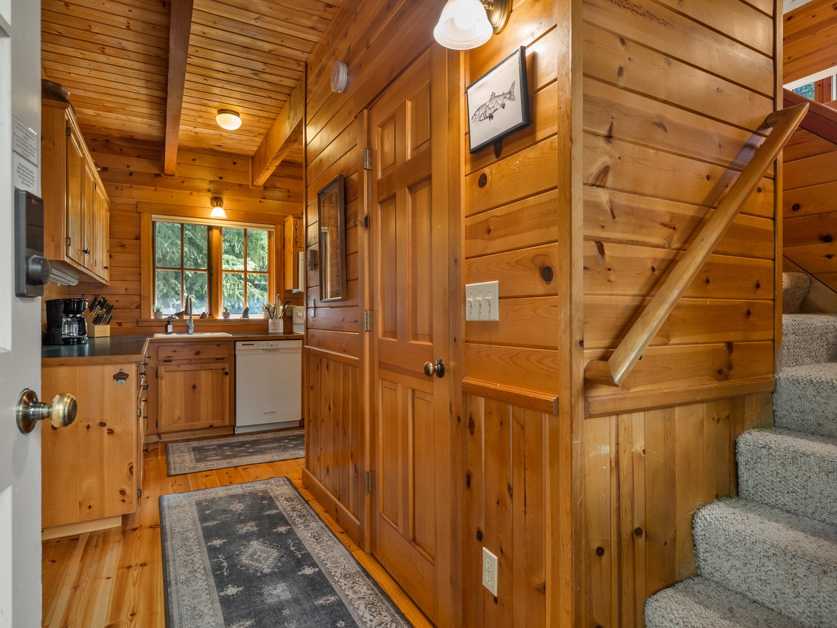 018-5717_230605_JILLROSELL CABIN 2