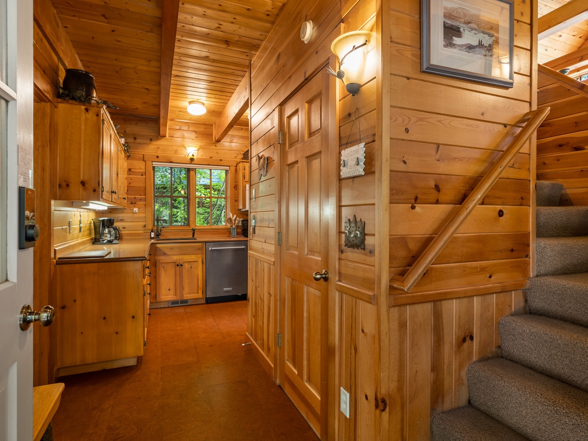 035-5774_230605_JILLROSELL CABIN 3