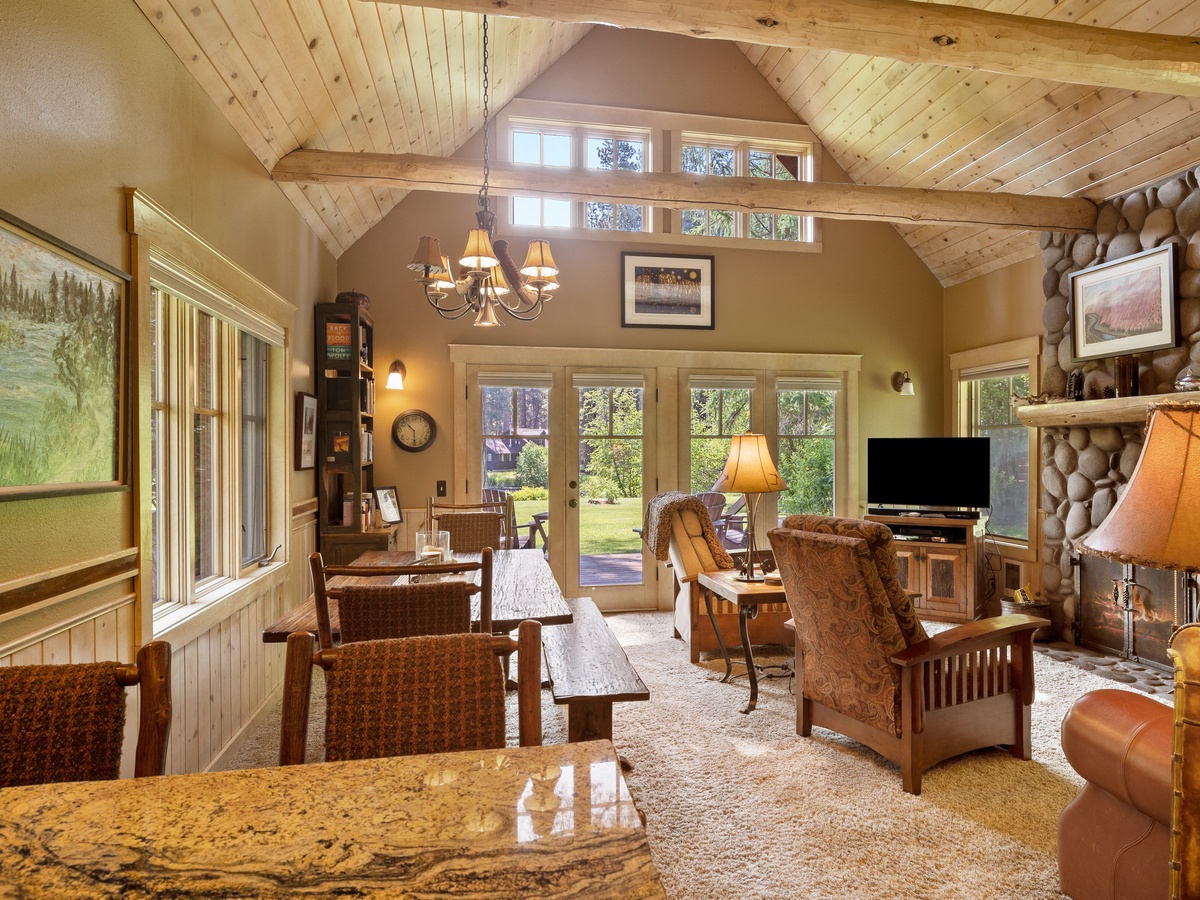 161-8697_230627_JILLROSELL Cabin 9