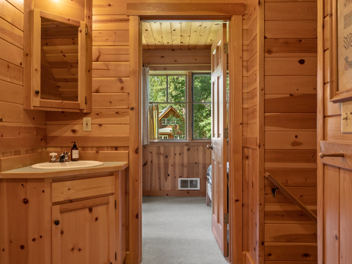 13-8847_230627_JILLROSELL Cabin 12