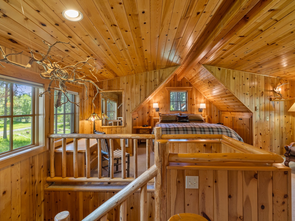 099-6028_230605_JILLROSELL CABIN 11