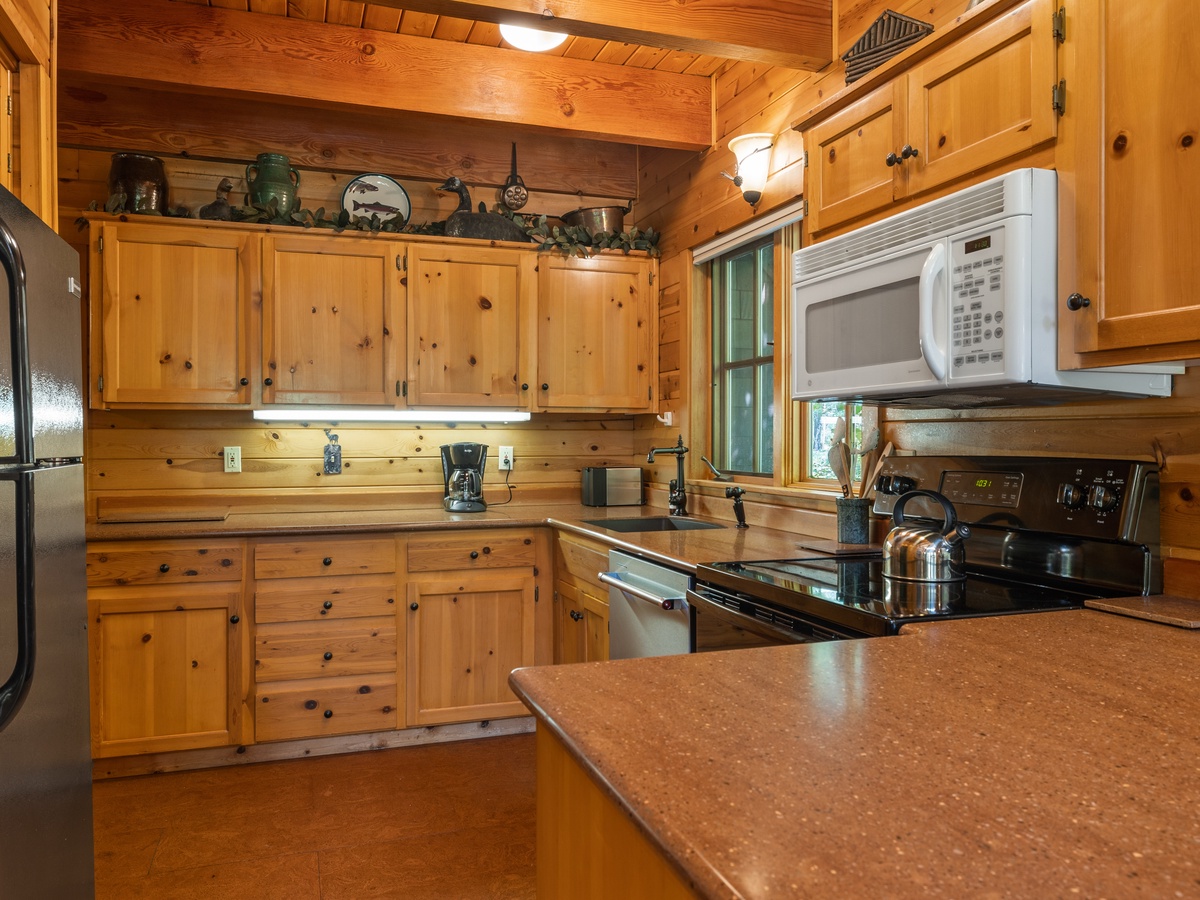 041-5798_230605_JILLROSELL CABIN 3