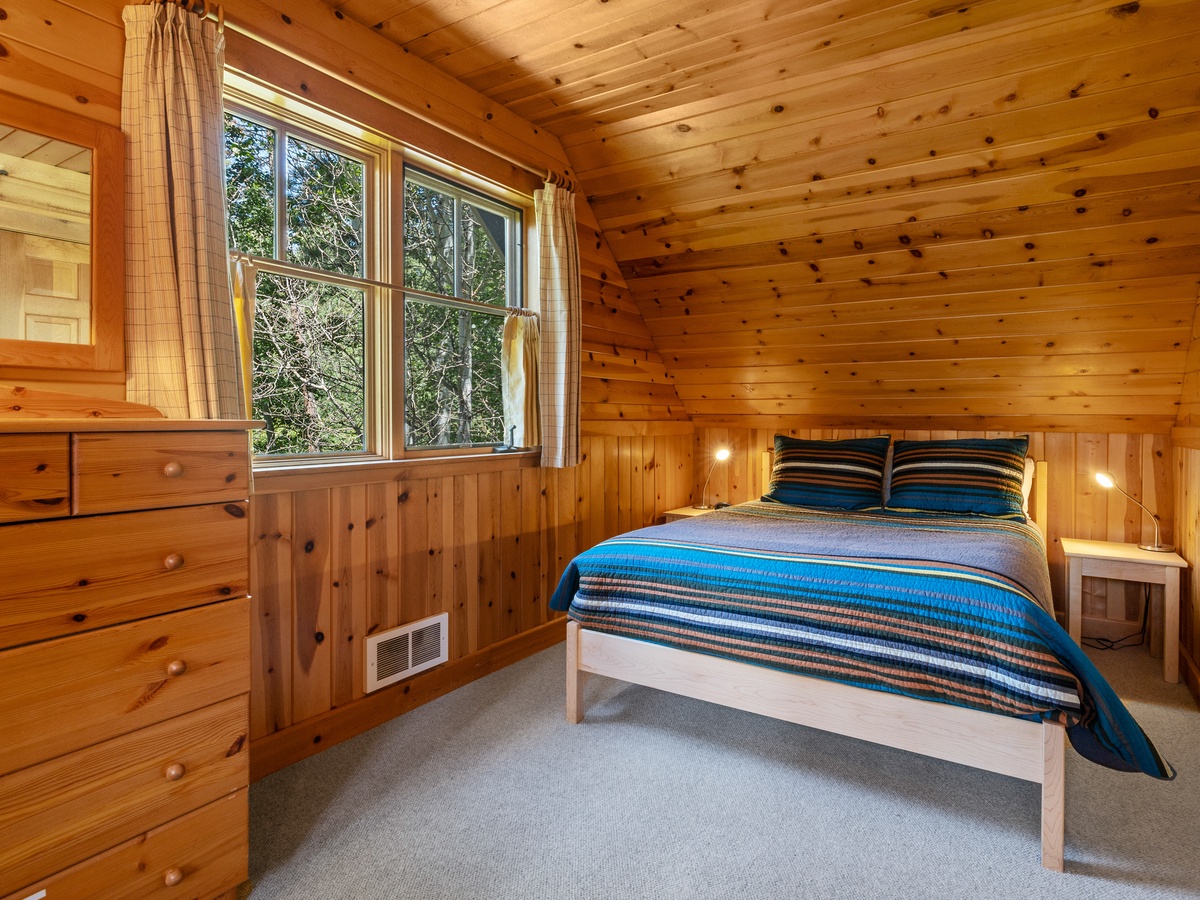 16-8853_230627_JILLROSELL Cabin 12