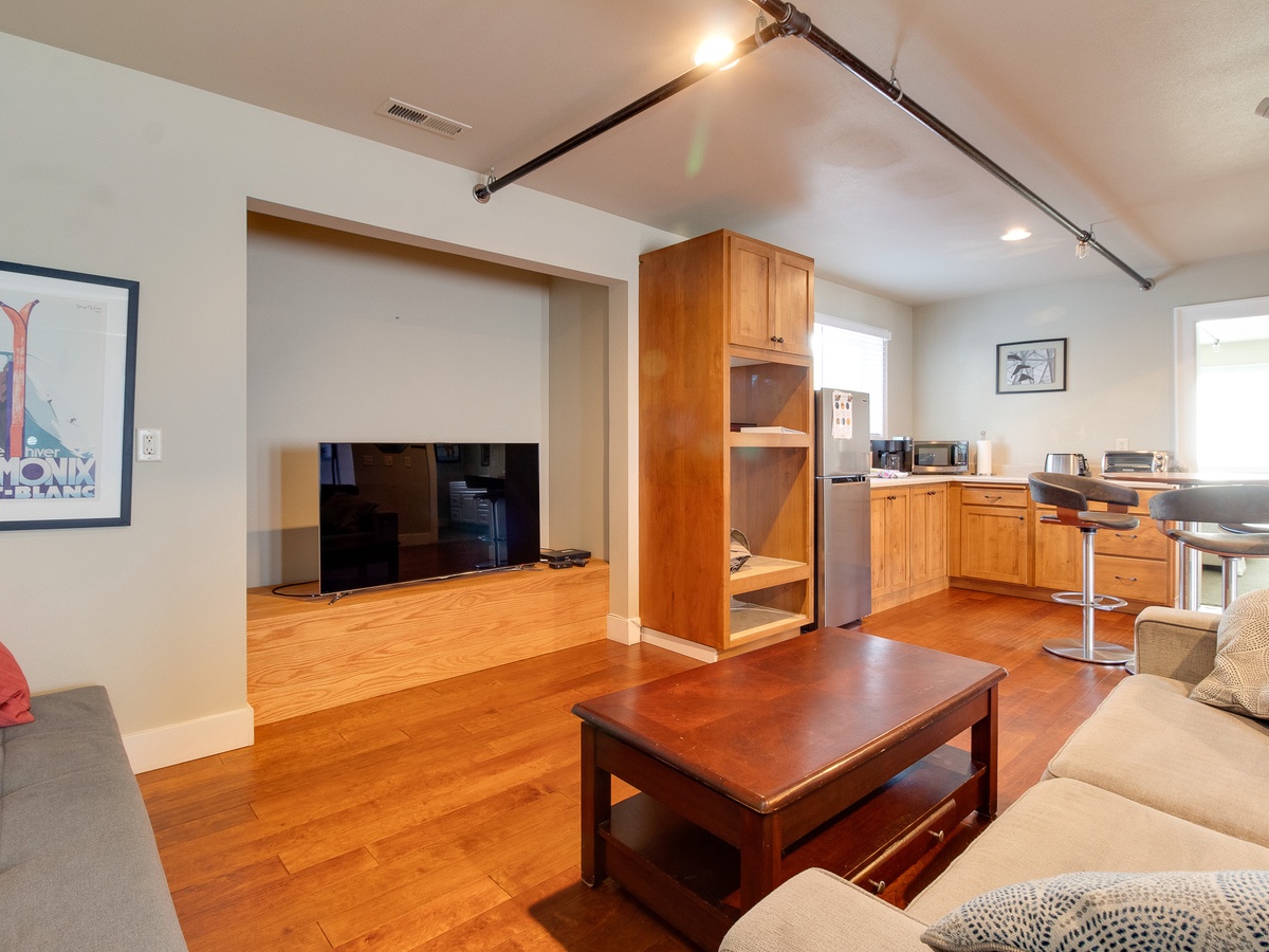 Lower unit living space