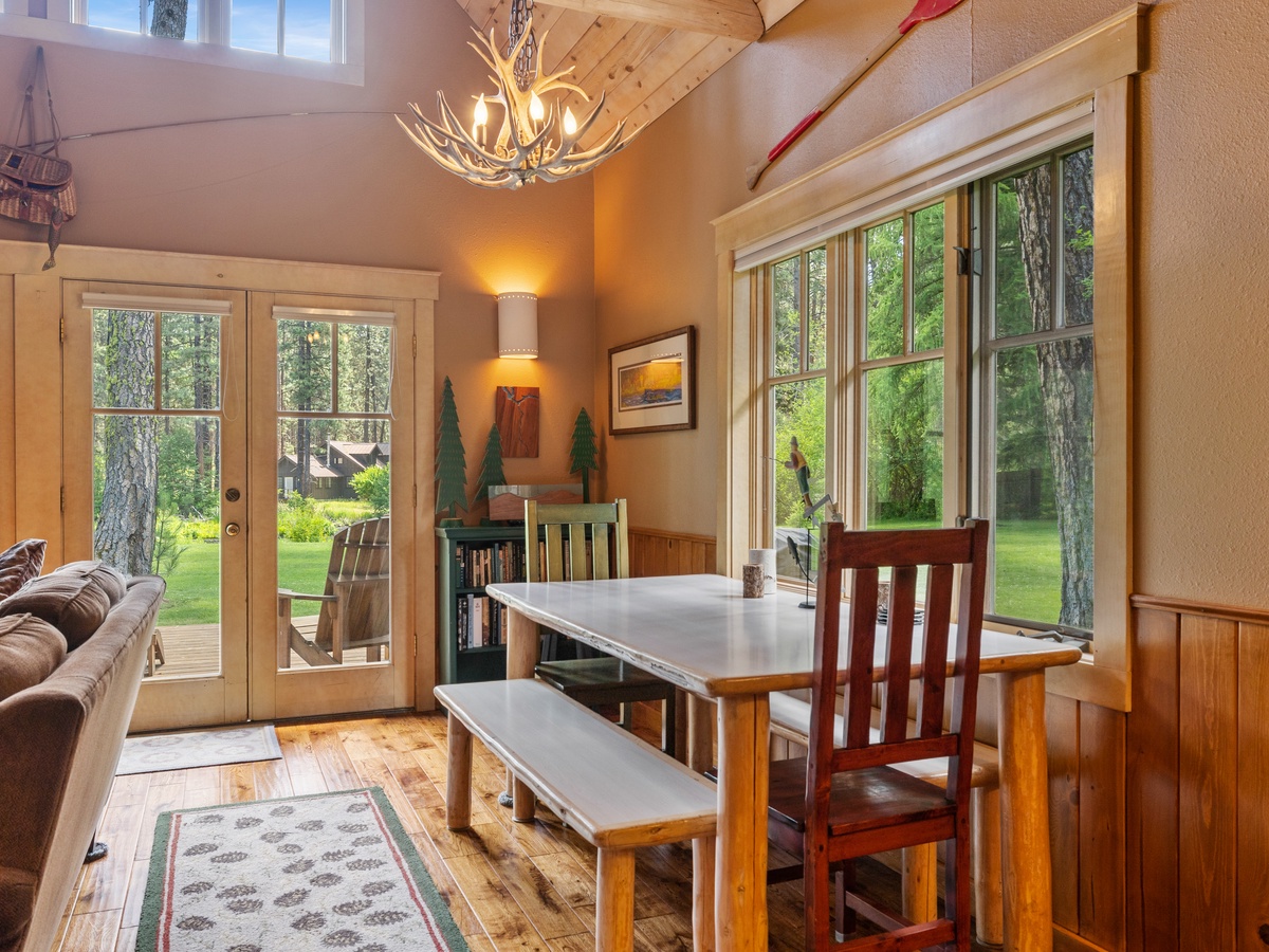 149-8910_230627_JILLROSELL Cabin 7