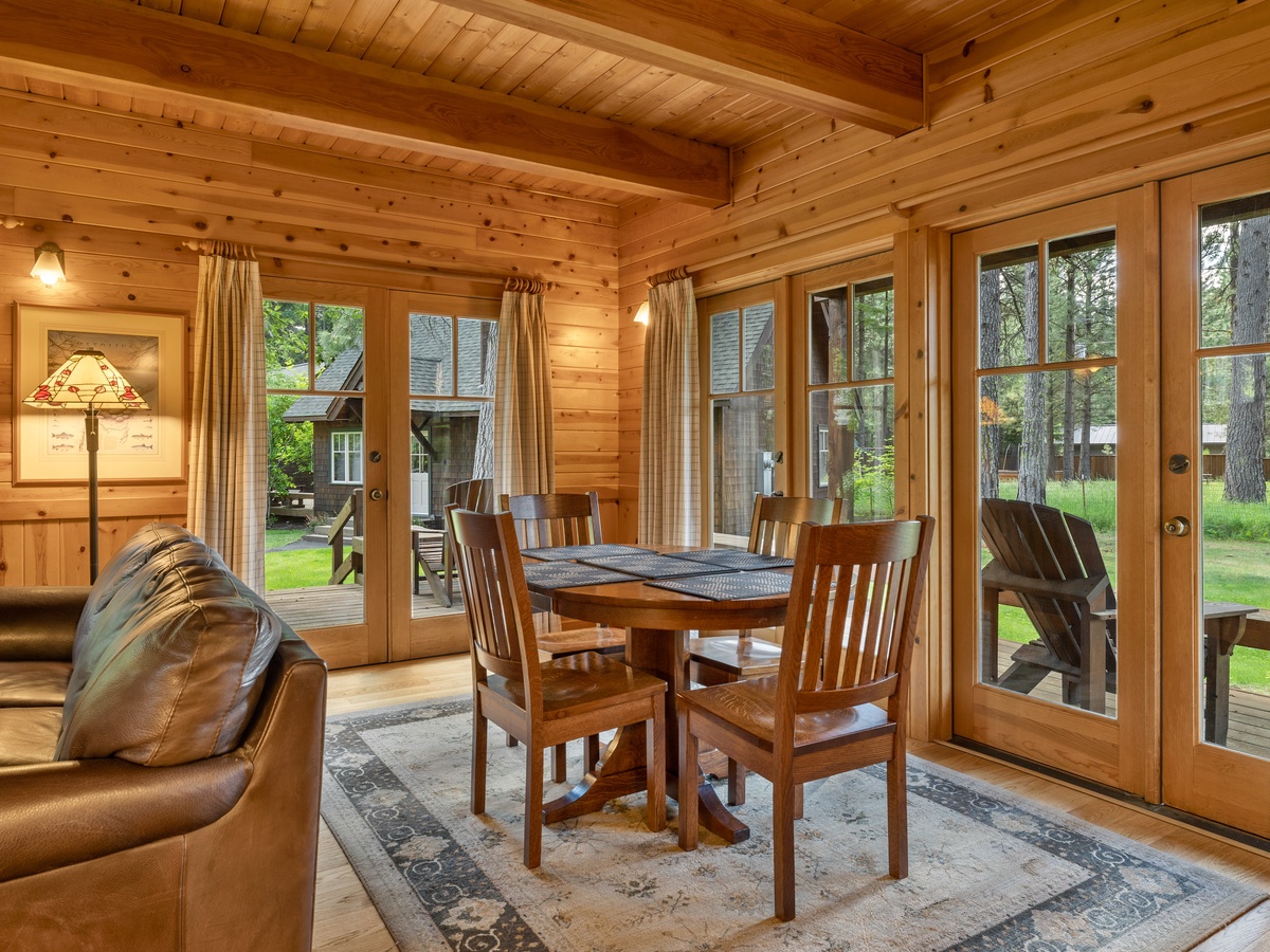 07-8823_230627_JILLROSELL Cabin 12