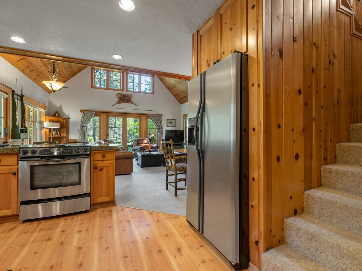 095-6013_230605_JILLROSELL CABIN 11