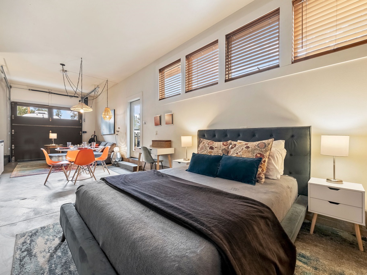 Jefferson Hideaway | Cozy Studio Sisters Retreat | Sleeps 4